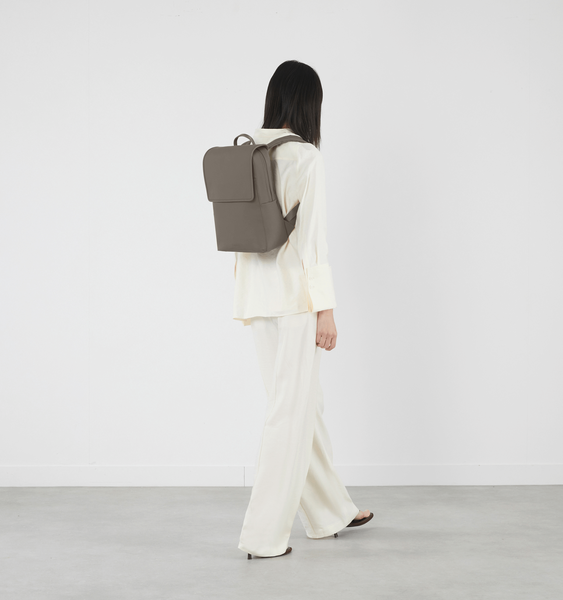 Lost In Berlin Sac à dos Square 15"