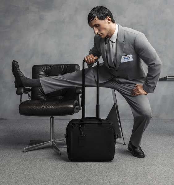 Lost In Berlin Pilot Case 16"